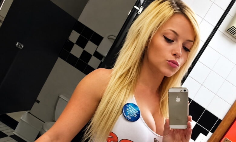 Liv Morgan Recalls Making More Money At Hooters Than In WWE Liv Morgan Recalls Making More Money At Hooters Than In WWE